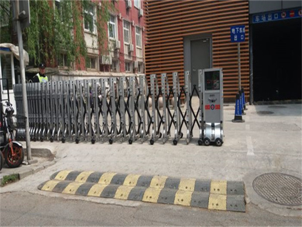 電（diàn）動伸縮門